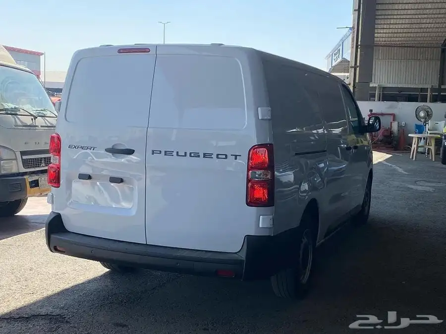 بيجو اكسبريت بضاعة ديزل اتوماتيك 2025 كاش اقساط 8