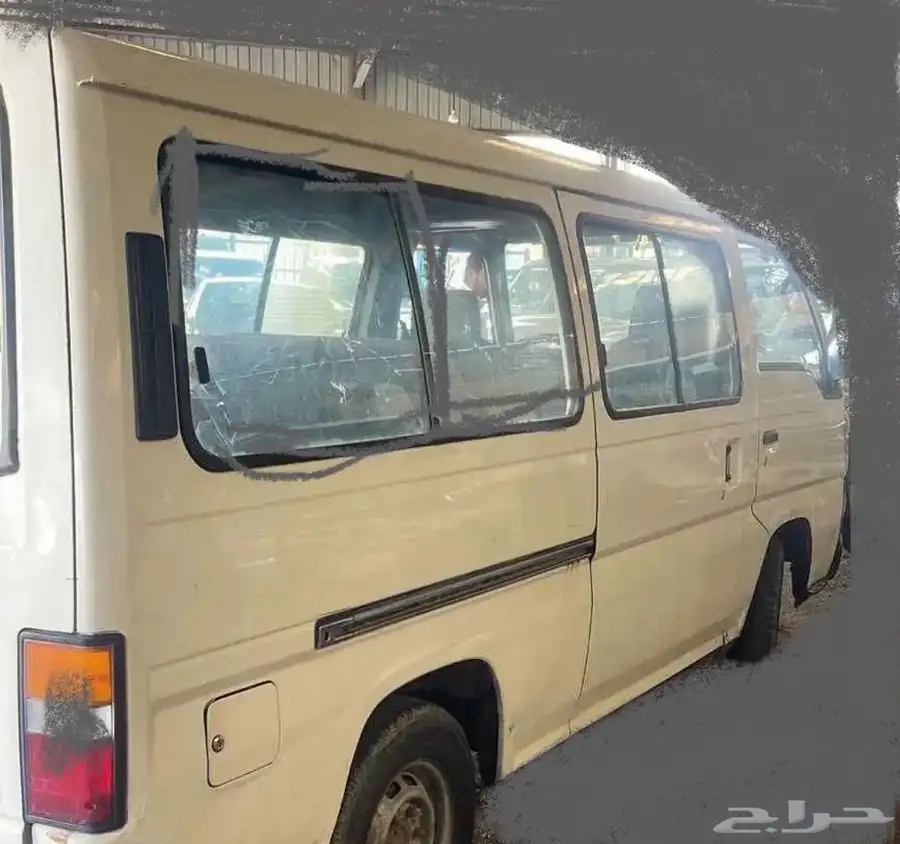 باص قديم بدون مكينه وقير والباقي كله موجود 0