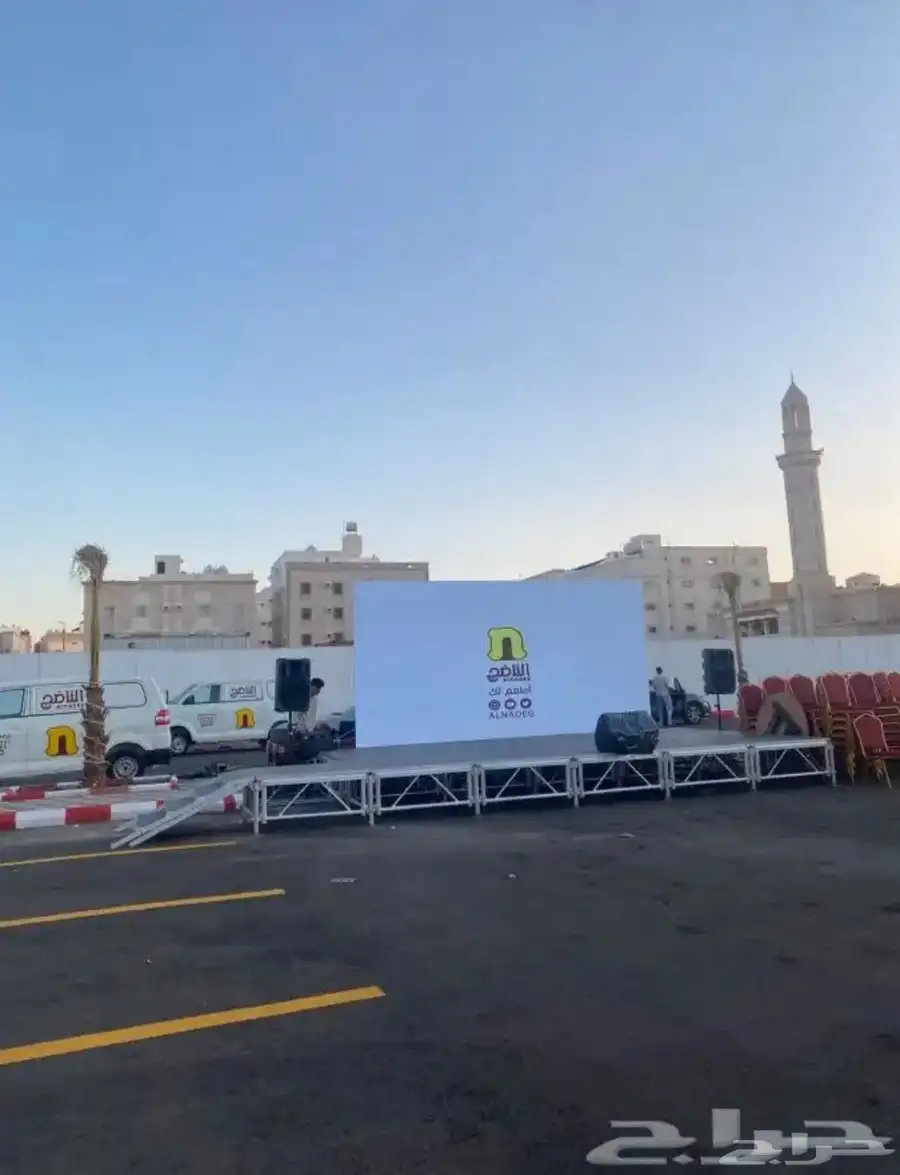 تأجير وبيع شاشات LED وإضاءة مسارح 9