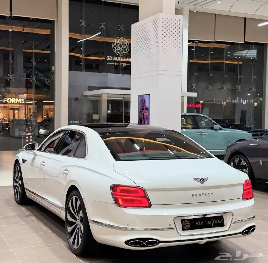 بنتلي فلاينج سبير 2021 مستخدم V8 index