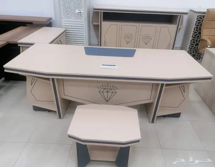 مكاتب دولاب خشب دولاب حديد. 24