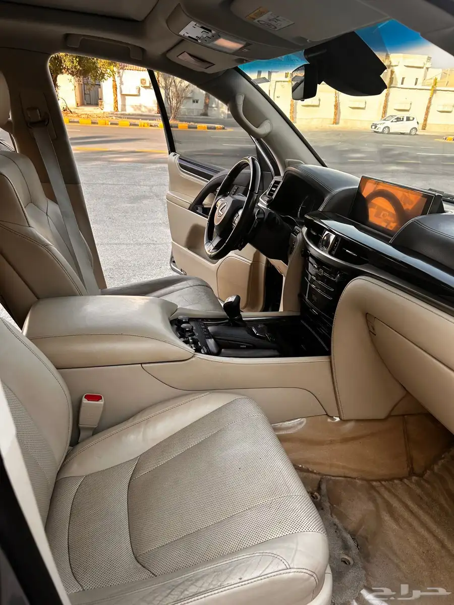 جيب لكزس LX570 2016 1