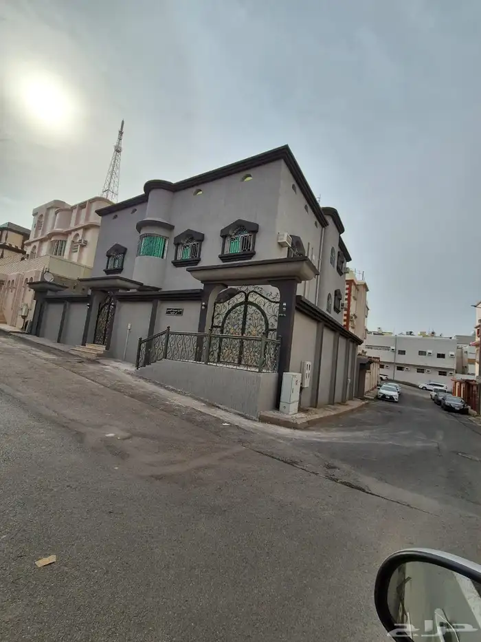 فيلا للبيع حي السحيلي الطائف م 400 0