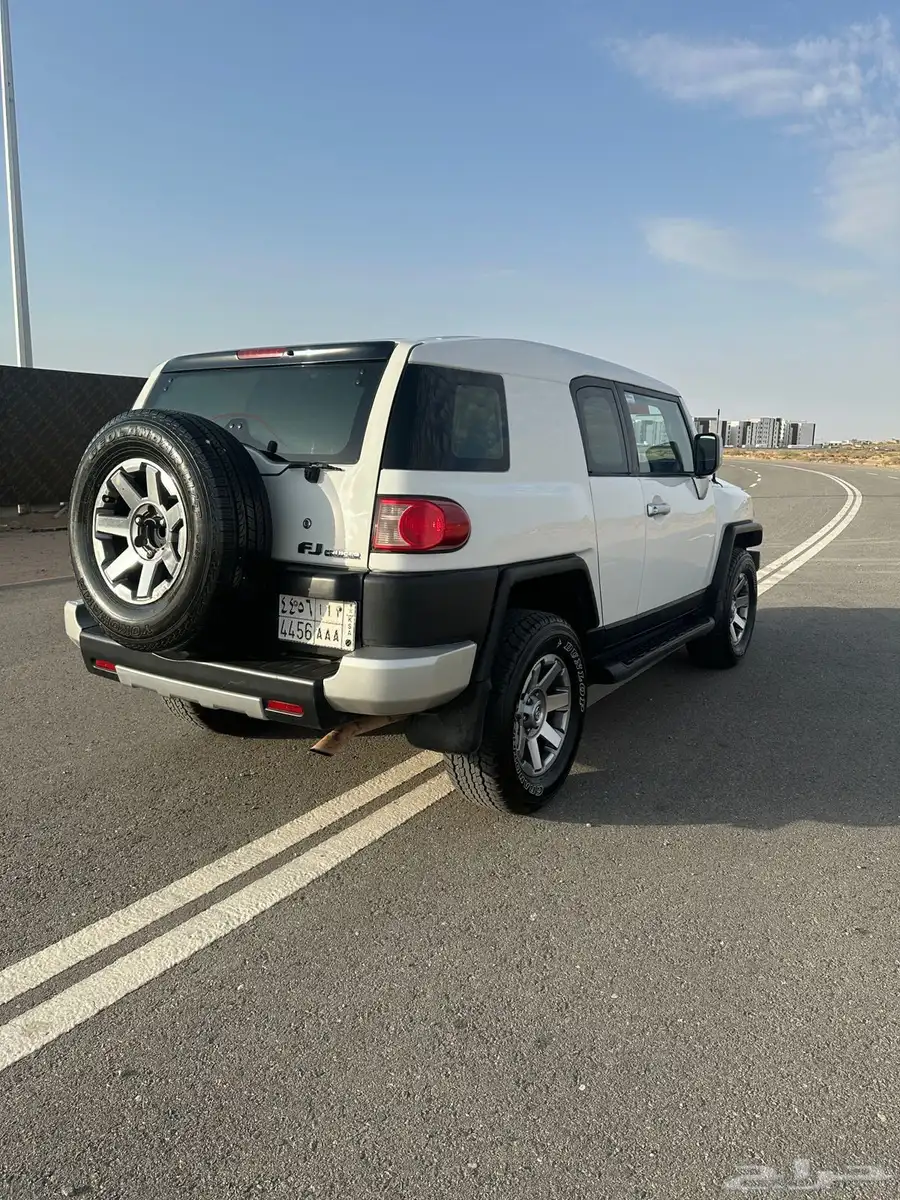 تويوتا اف جي 2014 0