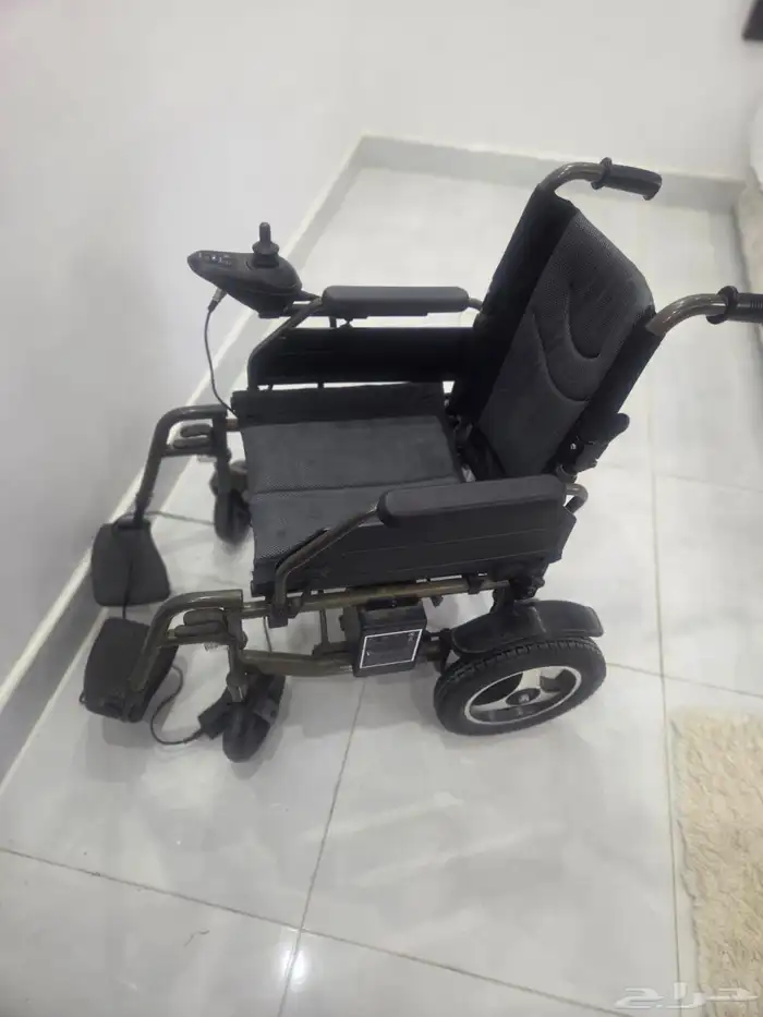 كرسي متحرك كهربائي لي ذو الاعاقه شبه جديد 0