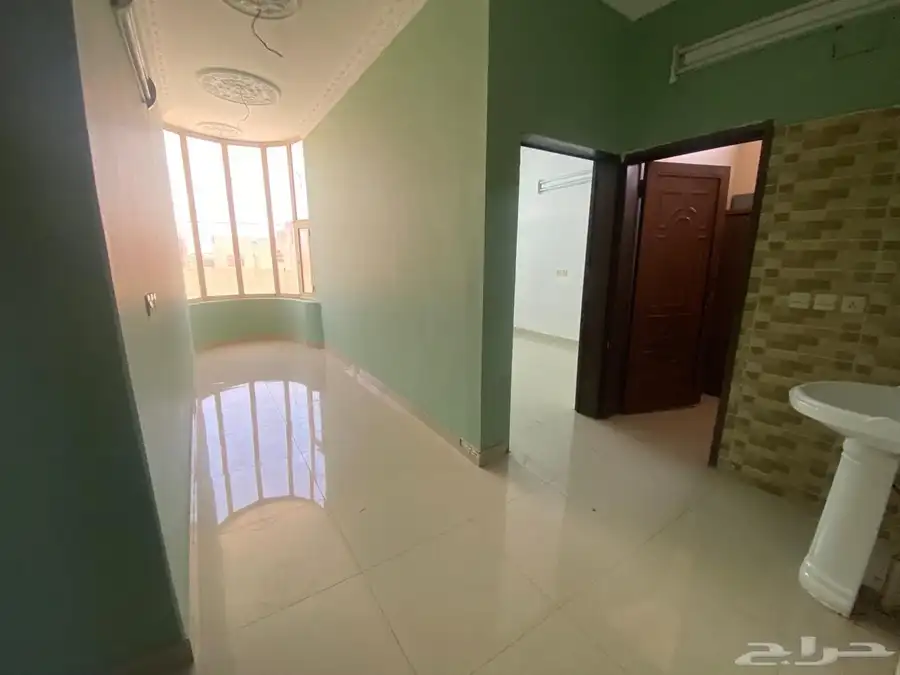 للايجار فيلا صغيرة في الحلقة الشرقيه الطائف 2