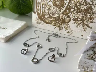 طقم ديور 0
