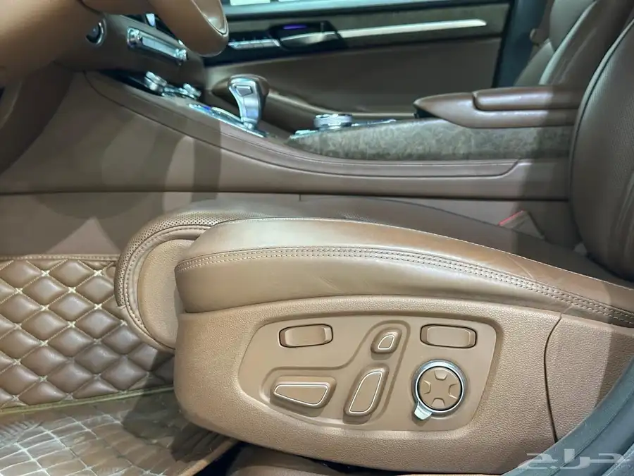 جنسس رويال G90 فل كامل 8 سلندر 2020 18