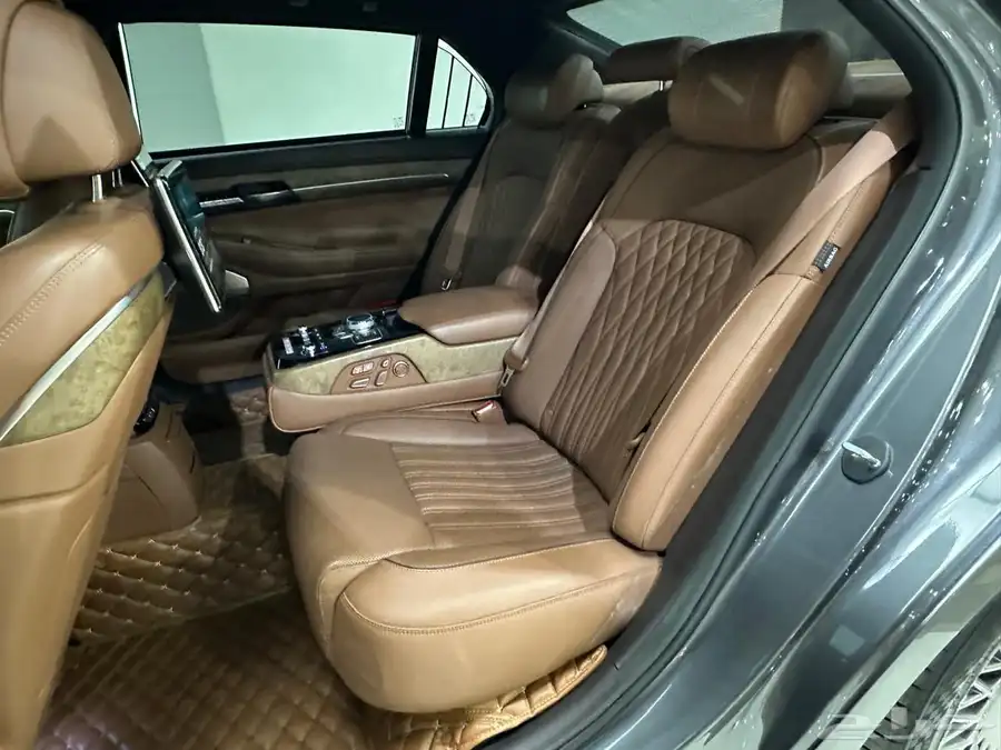 جنسس رويال G90 فل كامل 8 سلندر 2020 27
