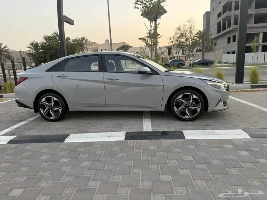 البيع افانتي مديل 2022 2