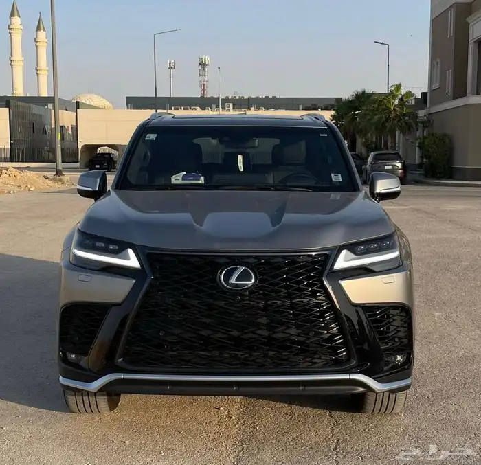جيب لكزس LX600 F SPORT 12