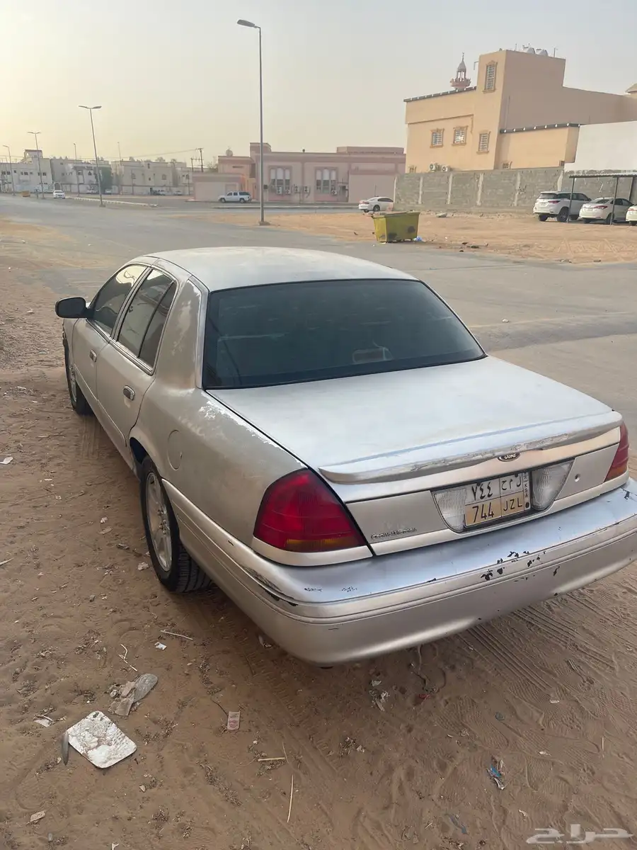 للبيع فورد فكتوريا سعودي 2