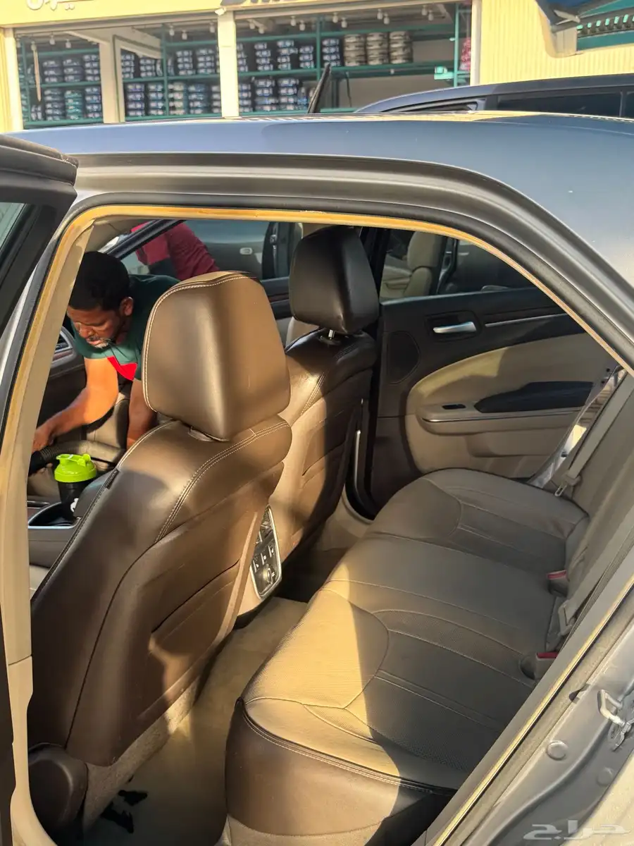 كرايسلر c300 v8 8