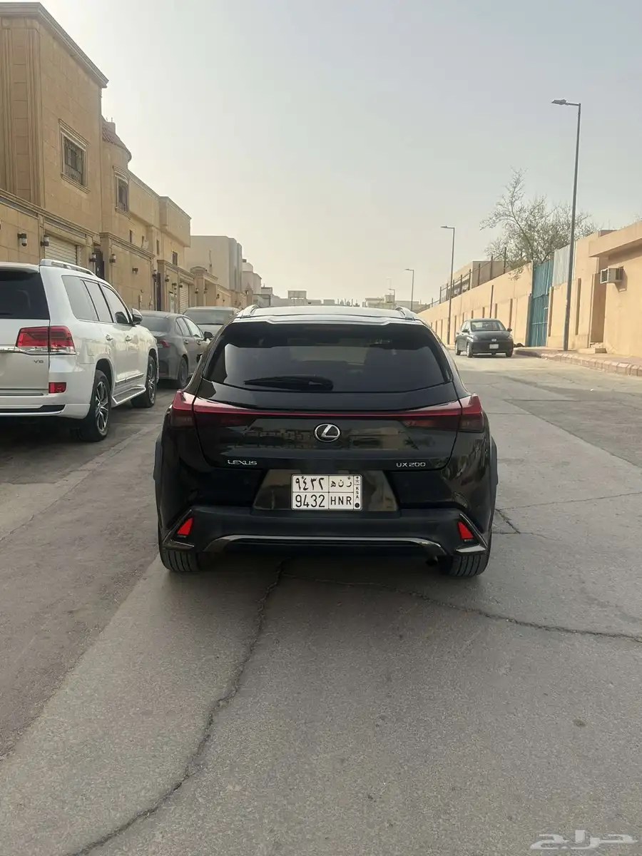 لكزس2019 UX200 فل كامل 2