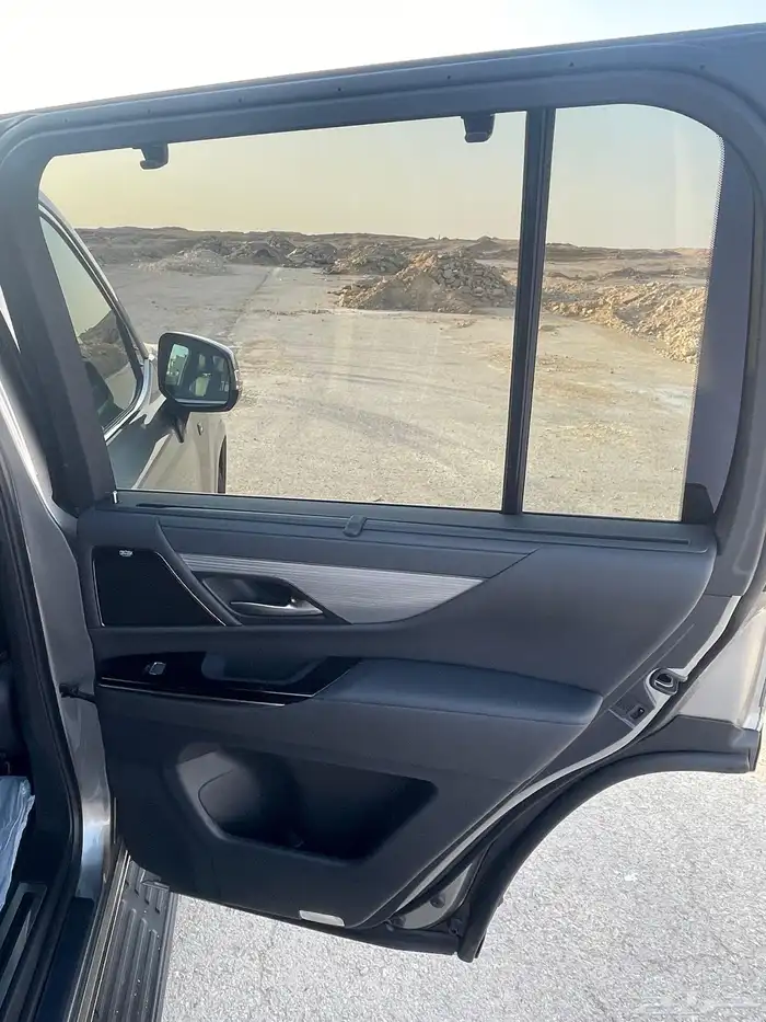 جيب لكزس LX600 F sport 7