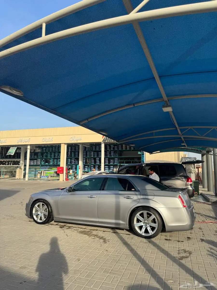 كرايسلر c300 v8 23