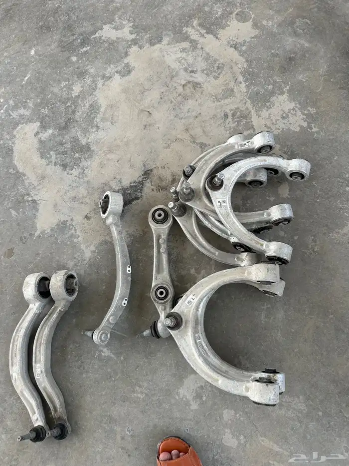 قطع غيار جينيسيس gv80 gv70 g80 40