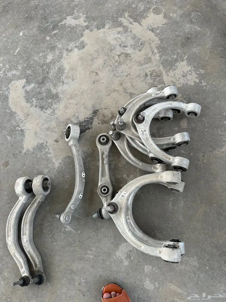 قطع غيار جينيسيس gv80 gv70 g80 40