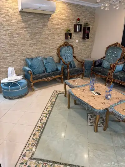كنب تركي ينفع للحريم نظيف جدا له سنه استخدام قليل جدا للبيع 1