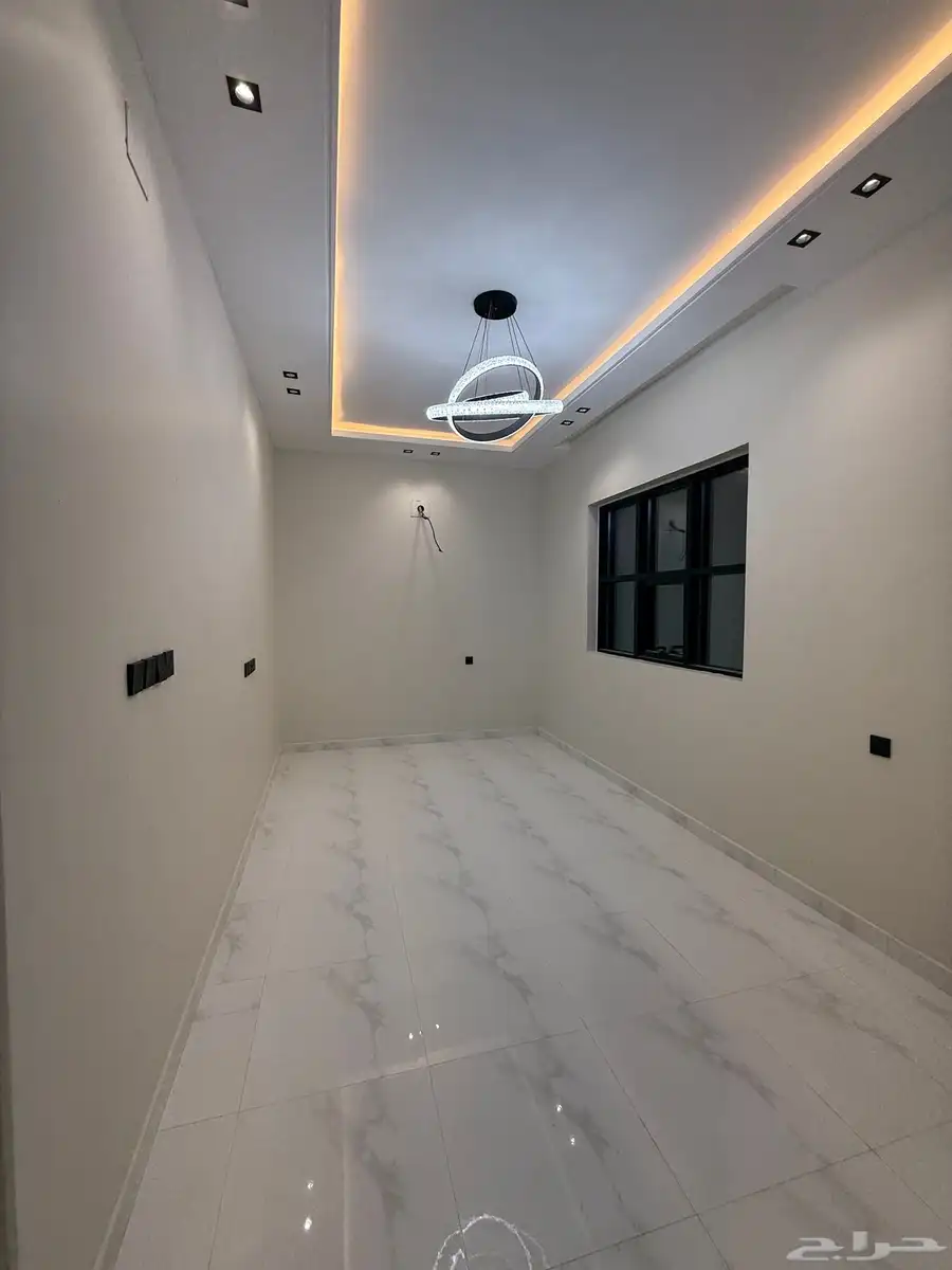 فرصه للبيع شقه علويه 5 غرف خلف الراشد مول بسعر 450الف فقط 2