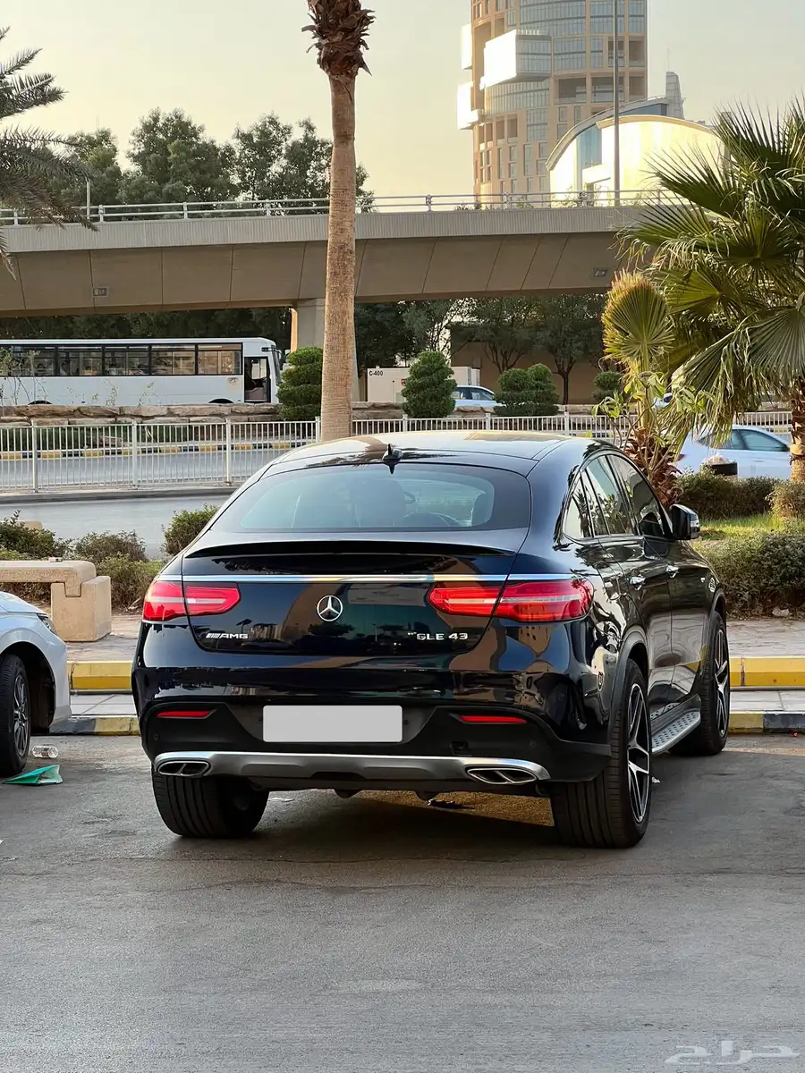 GLE43 AMG 2017 مرسيدس كوبيه - جفالي فل اوبشن نظيف جدا 1