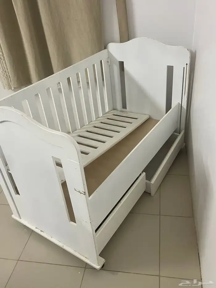 للبيع سرير اطفال 1