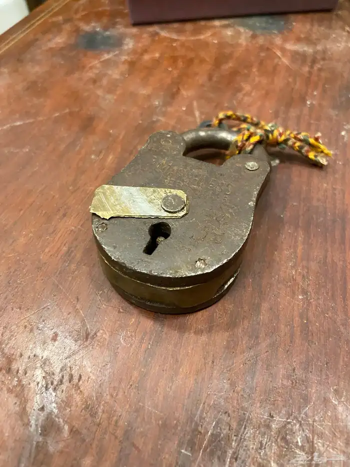 قفل قديم من المعدن قديم 7