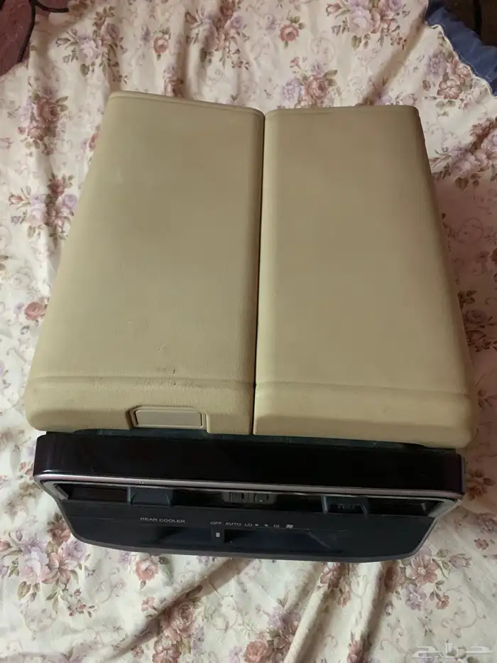 ثلجه ودكايه صالون لاندكروزر 2024 5