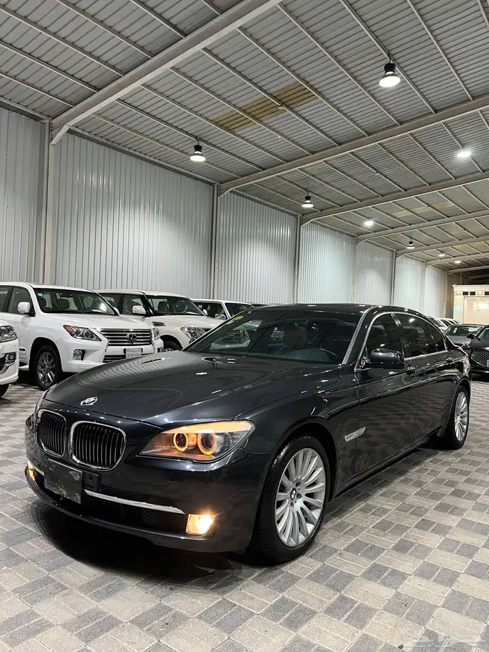 للبيع BMW 730i 2012 مخزن نظيف 0