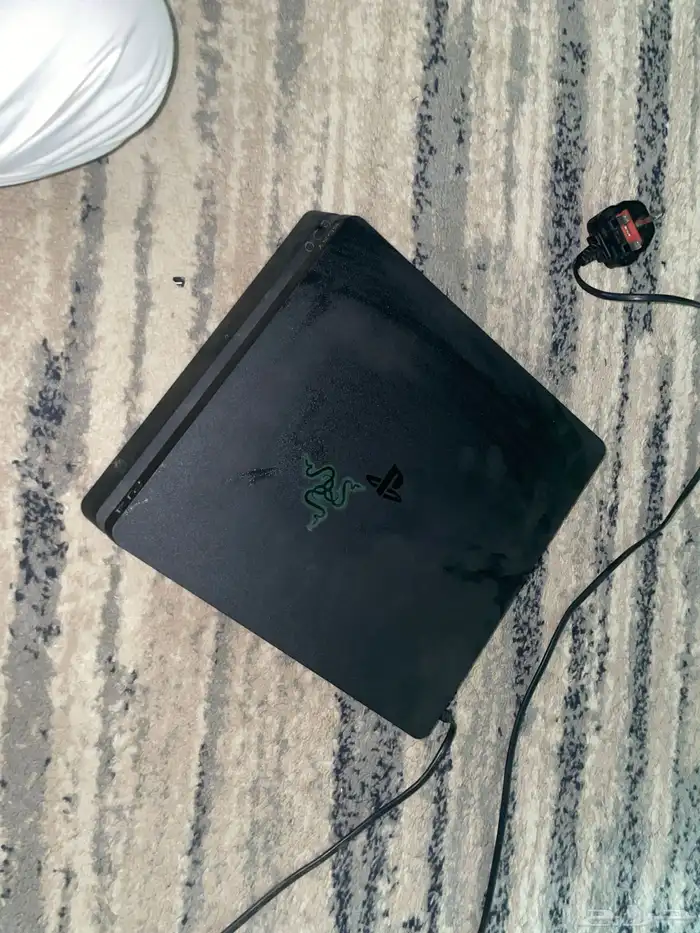 Ps4 وماوس باد 500جيجا واضافه ماوس ريزر وكيبورد ريد دراقون 3