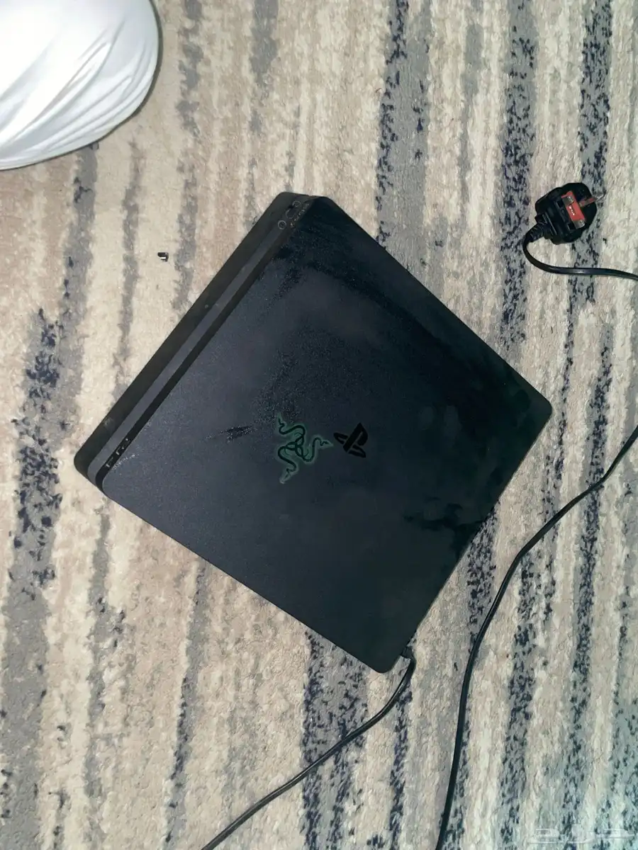 Ps4 وماوس باد 500جيجا واضافه ماوس ريزر وكيبورد ريد دراقون 3