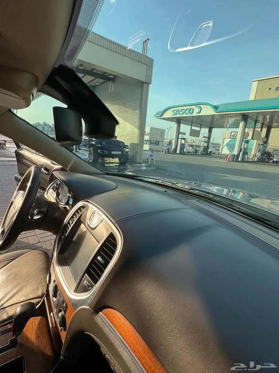 كرايسلر c300 v8 15