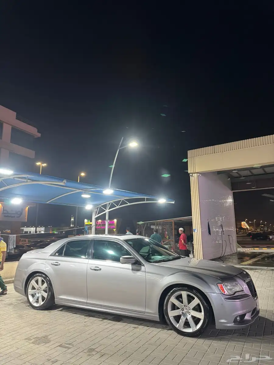 كرايسلر c300 v8 25