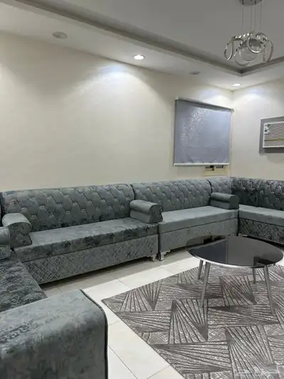 كنب مجلس رمادي استخدام بسيط 3