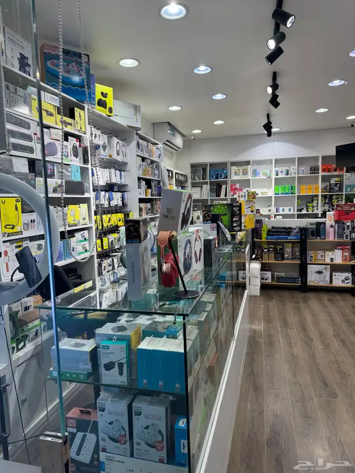 ديكور محل جوالات للبيع 0