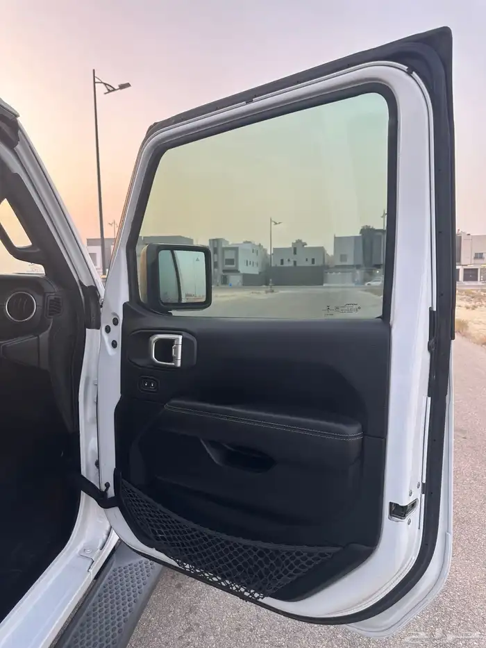 جيب رانجلر صحارى 30