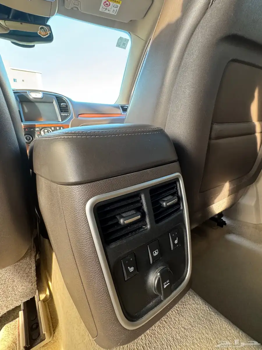 كرايسلر c300 v8 18