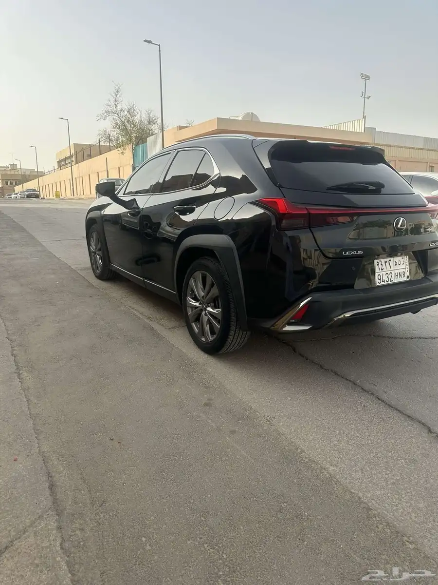لكزس2019 UX200 فل كامل 1