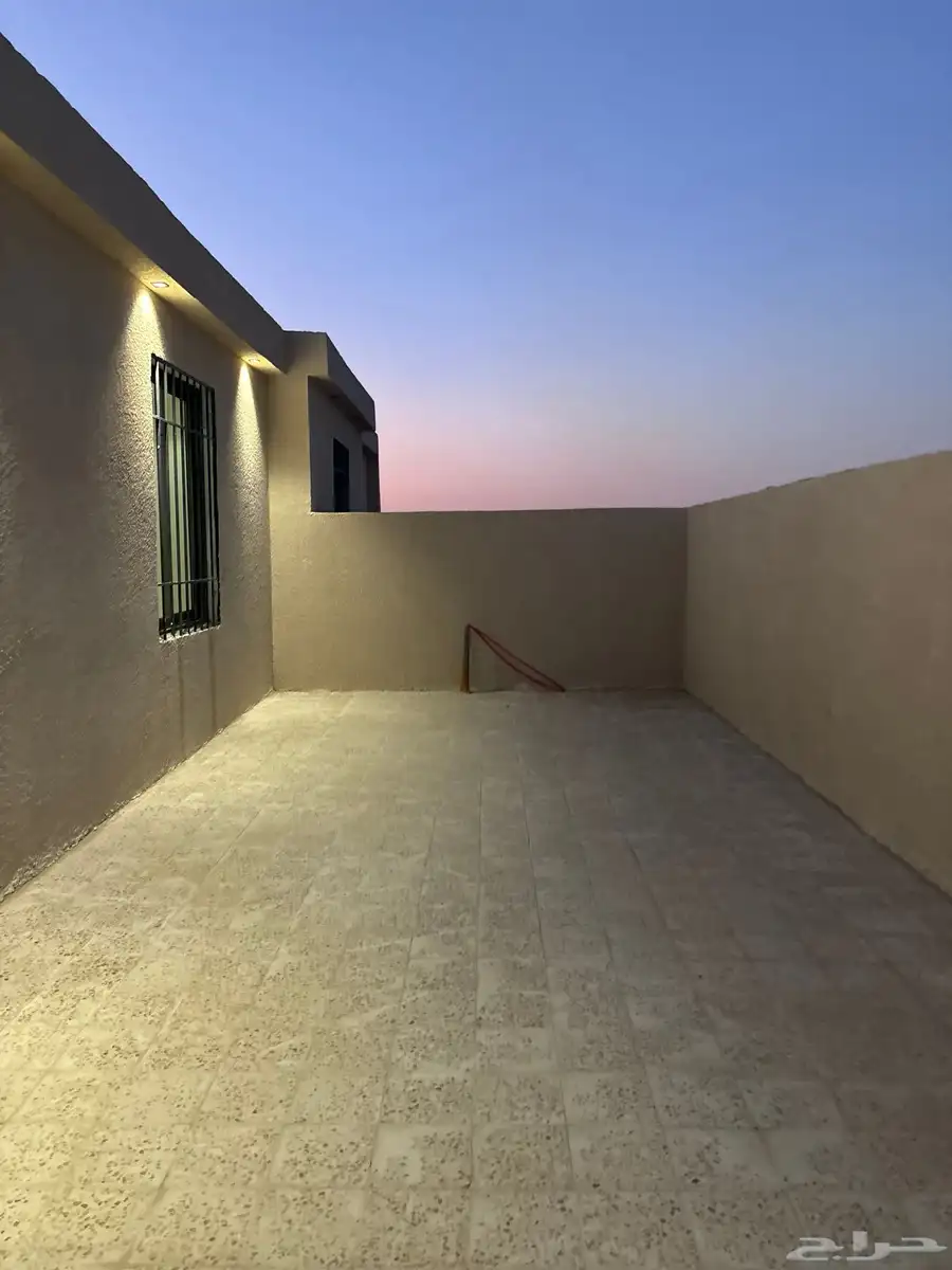 للبيع بحي طويق ( شقق ) فاخرة بمساحات واسعه 650.000الف 68