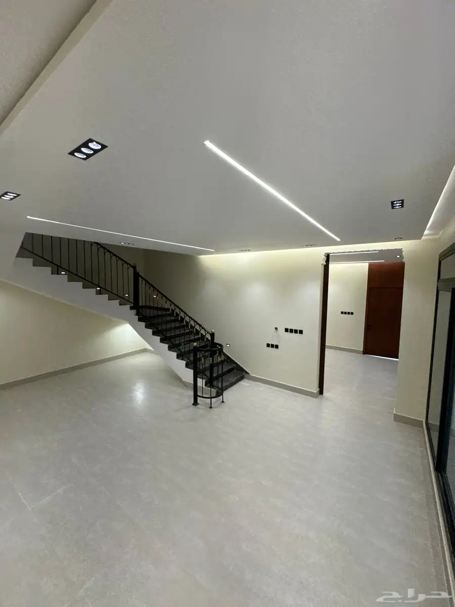 فيلا فاخرة للبيع حي القدس 360م   دورين   3.8م 3