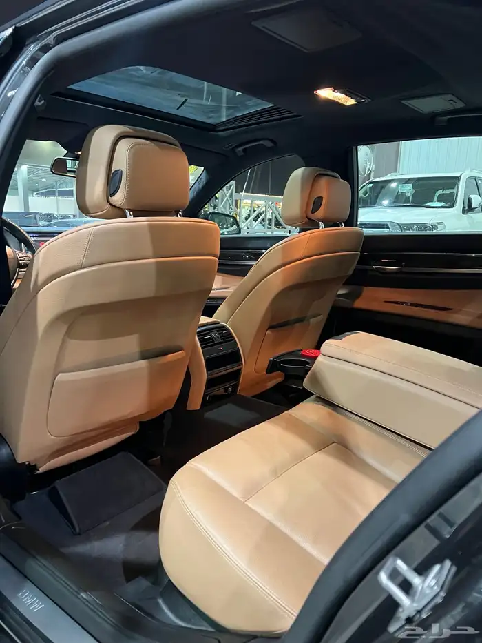 للبيع BMW 730i 2012 مخزن نظيف 17