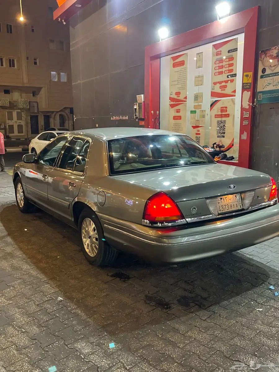 للبيع فورد فكتوريا سعودي 2003 8