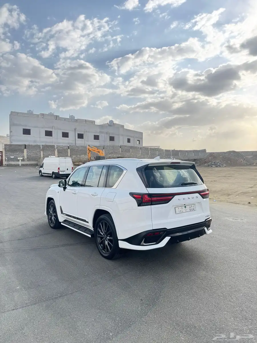 لكزز 2024 اف سبورت وارد قطر 3