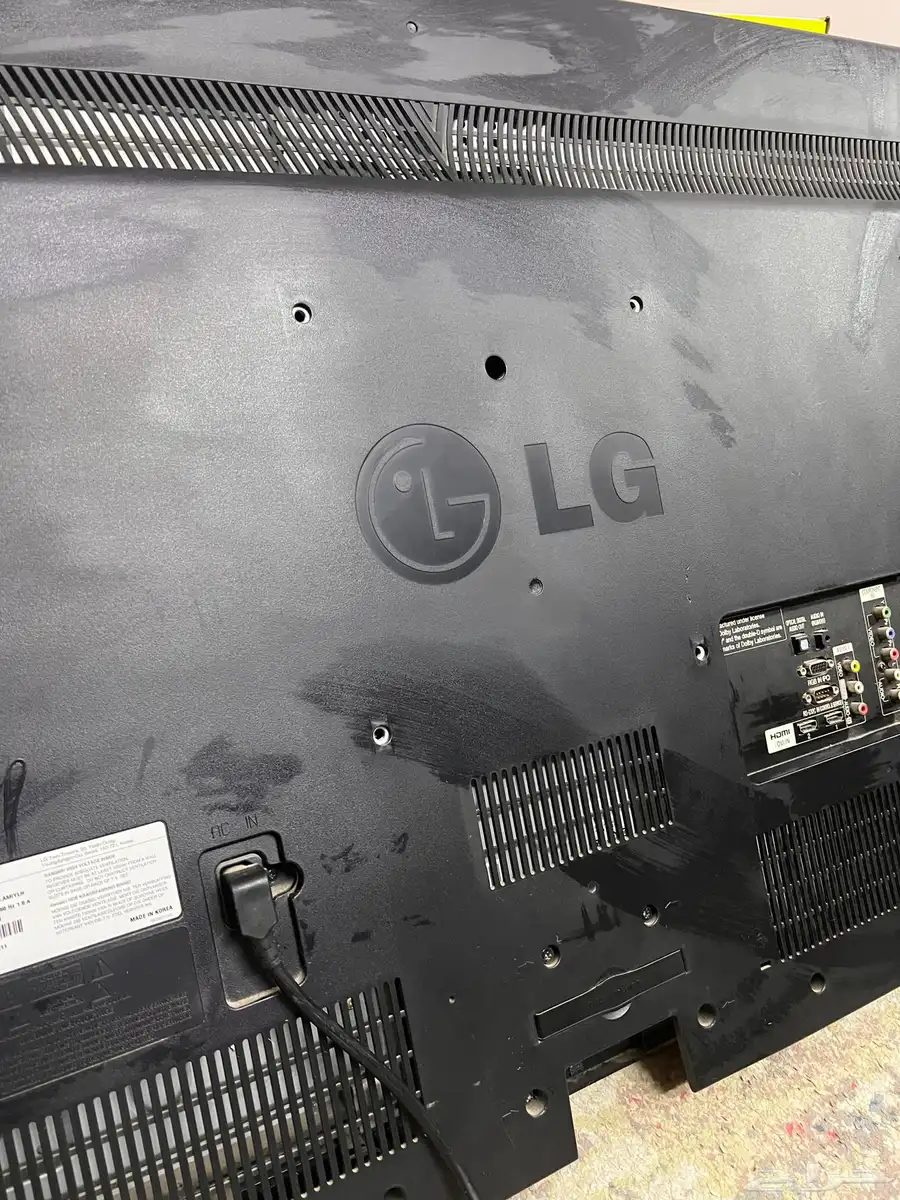 تلفزيون LG نظيف لايوجد به عطل والوانه صافيه مره 2
