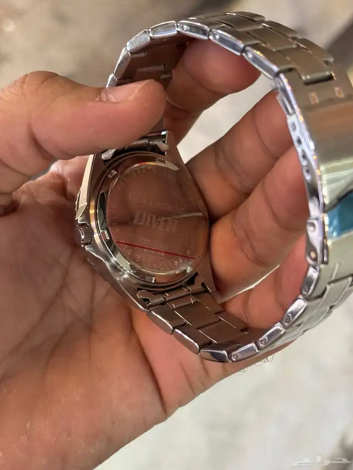 original guy laroche watch for men s in good condition 1
