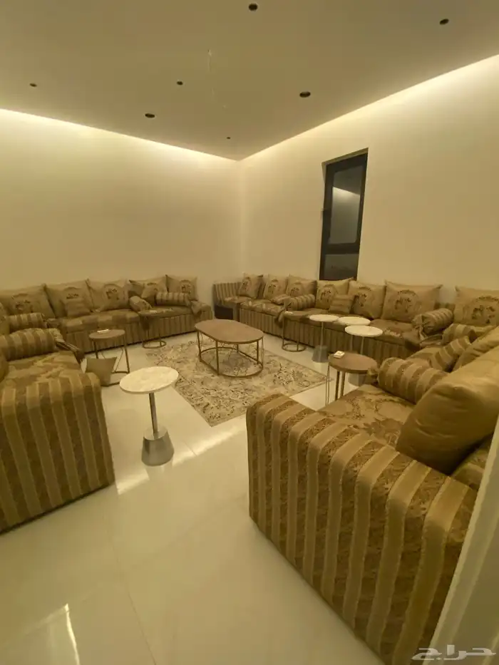 اثاث كنب متصل 4 في 5 نضيف 0