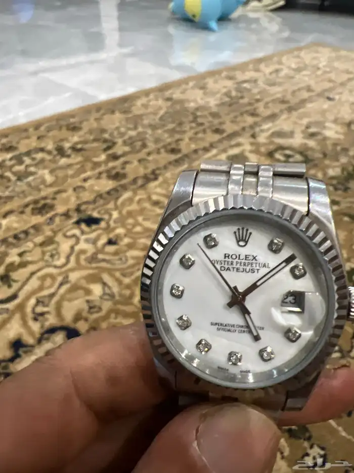 ساعه رولكس شبه الجديده يبي لها بطاريه فقط 2
