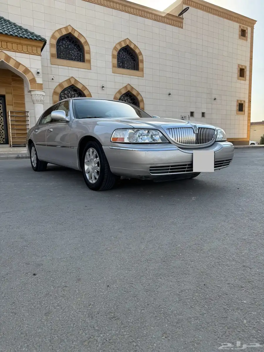 لنكولن تاون كار 2010 12