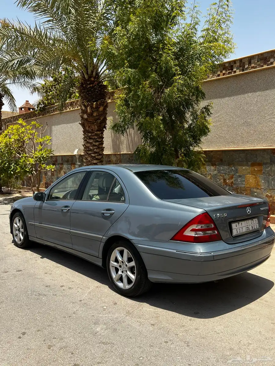 مرسيديس C200 4