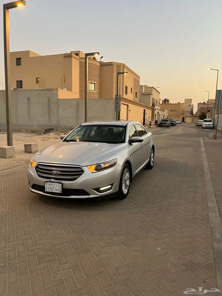 فورد توروس 8